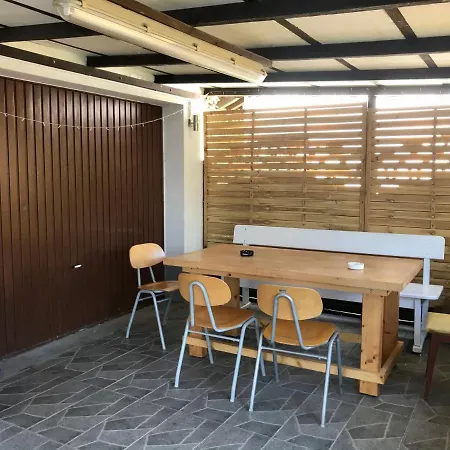 Juna בית הארחה *