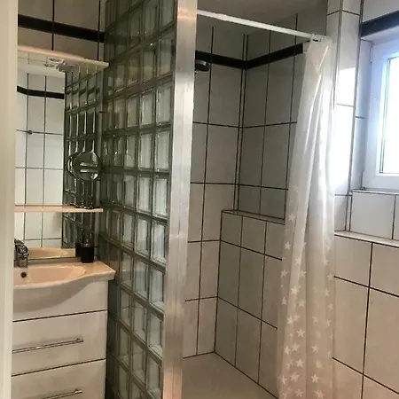 בית הארחה Juna