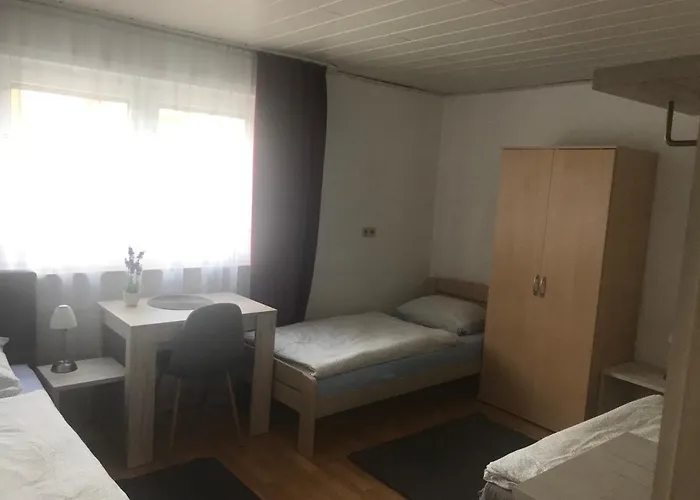 Juna Πανσιόν Καρλσρούη