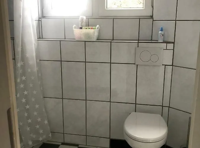 Juna Πανσιόν *