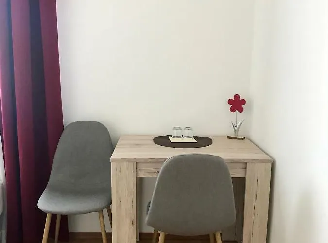 Πανσιόν Juna *