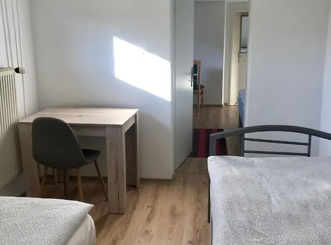 Juna Πανσιόν Καρλσρούη